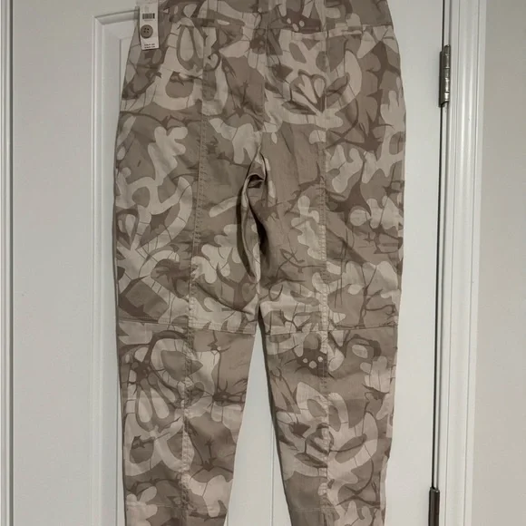 New Anthropologie Pants Frannie  High Rise Tapered Leg Printed Tan White Size 28 - Picture 2 of 4